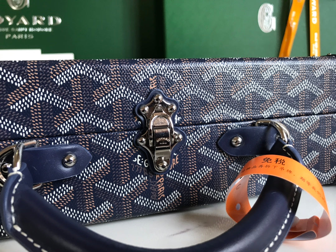 GRAND HÔTEL TRUNK BAG 24 IN NAVY BLUE GOYARDINE CANVAS AND CALFSKIN