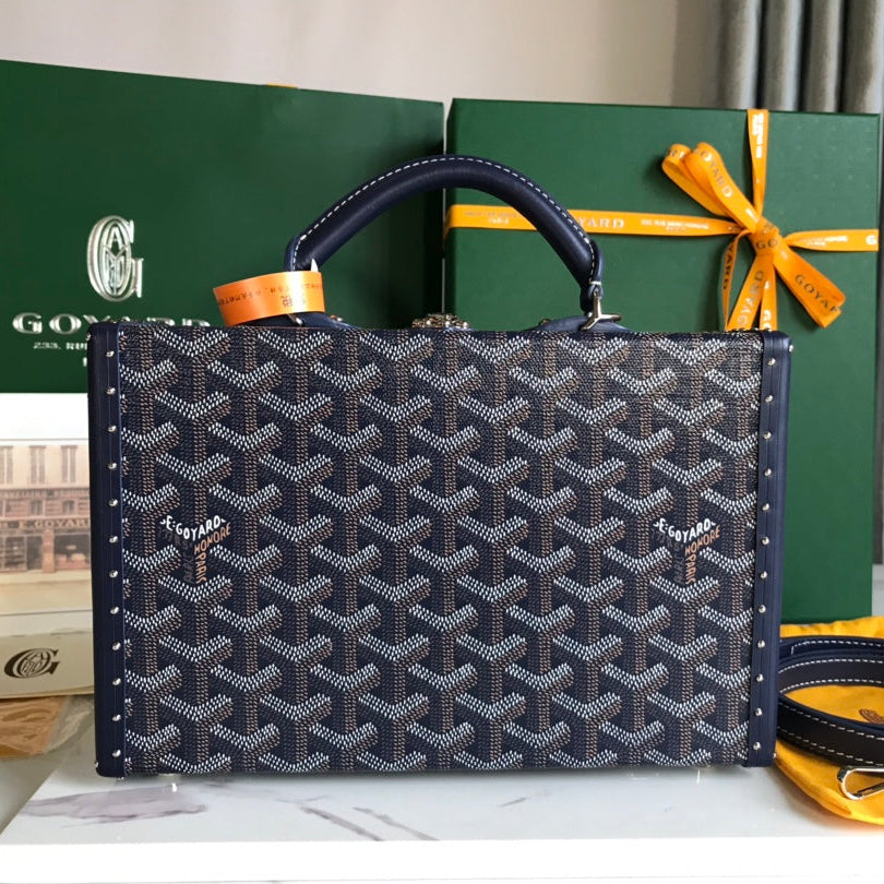 GRAND HÔTEL TRUNK BAG 24 IN NAVY BLUE GOYARDINE CANVAS AND CALFSKIN