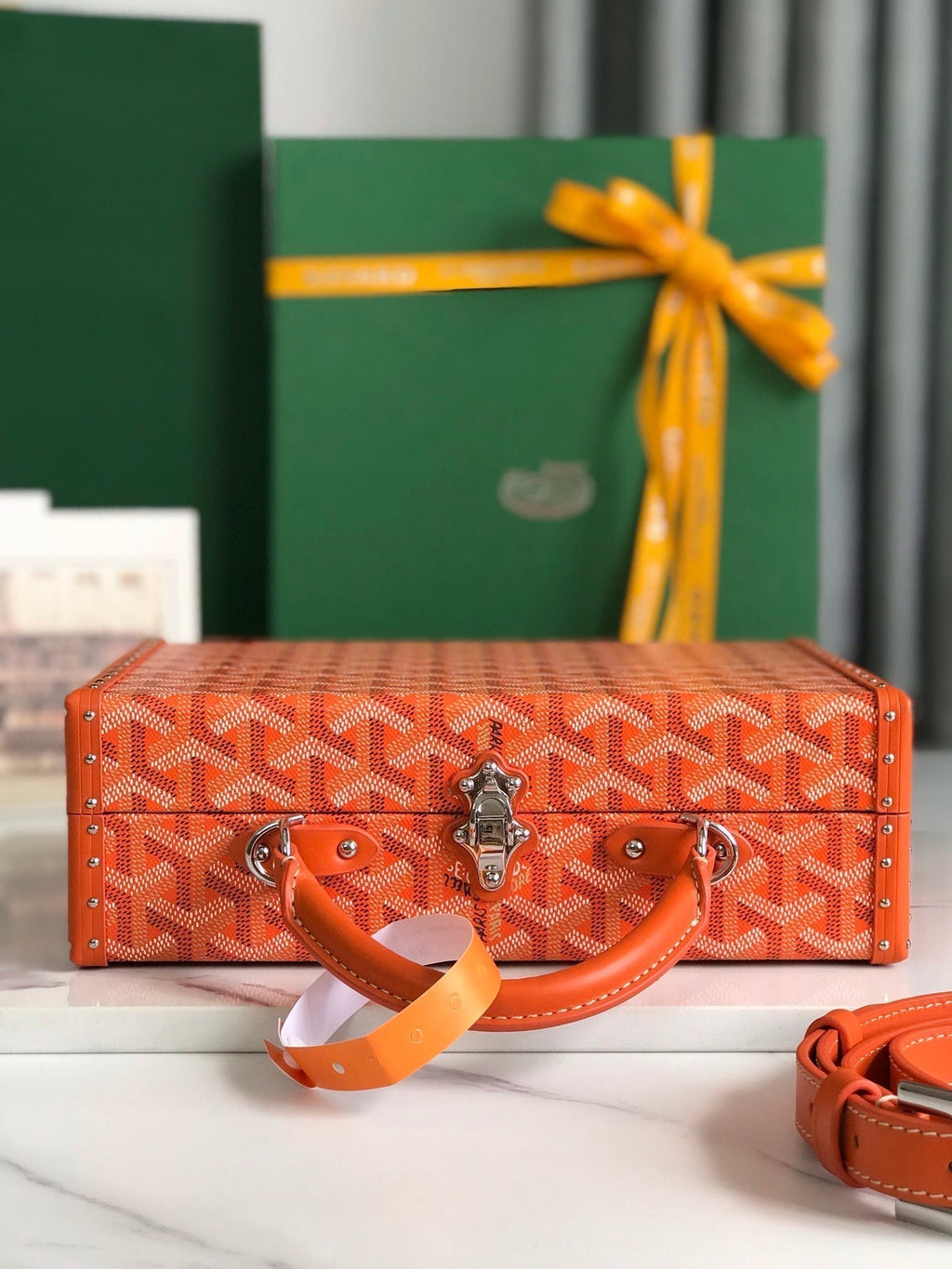 GRAND HÔTEL TRUNK BAG 24 IN ORANGE GOYARDINE CANVAS AND CALFSKIN