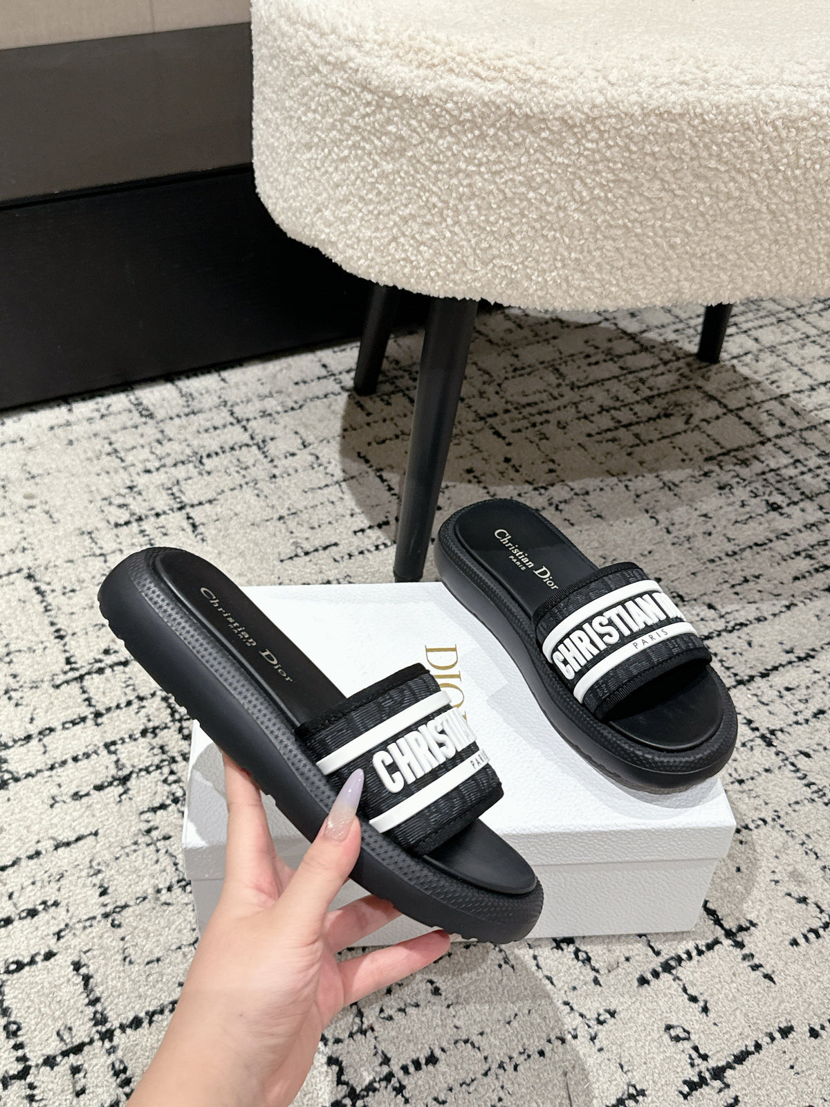 DIOR SLIDES 25S IN BLACK LAMBSKIN AND FABIRC WITH BRAND LOGO STYLE 1
