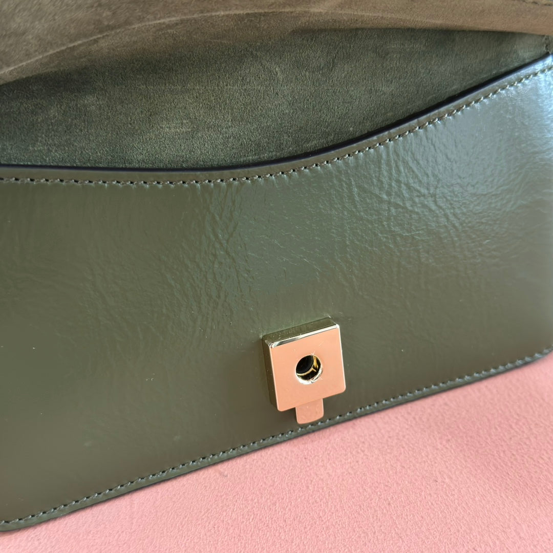 GUCCI 25S DIONYSUS WALLET ON CHAIN 17 IN GREEN GLOSSY CALFSKIN