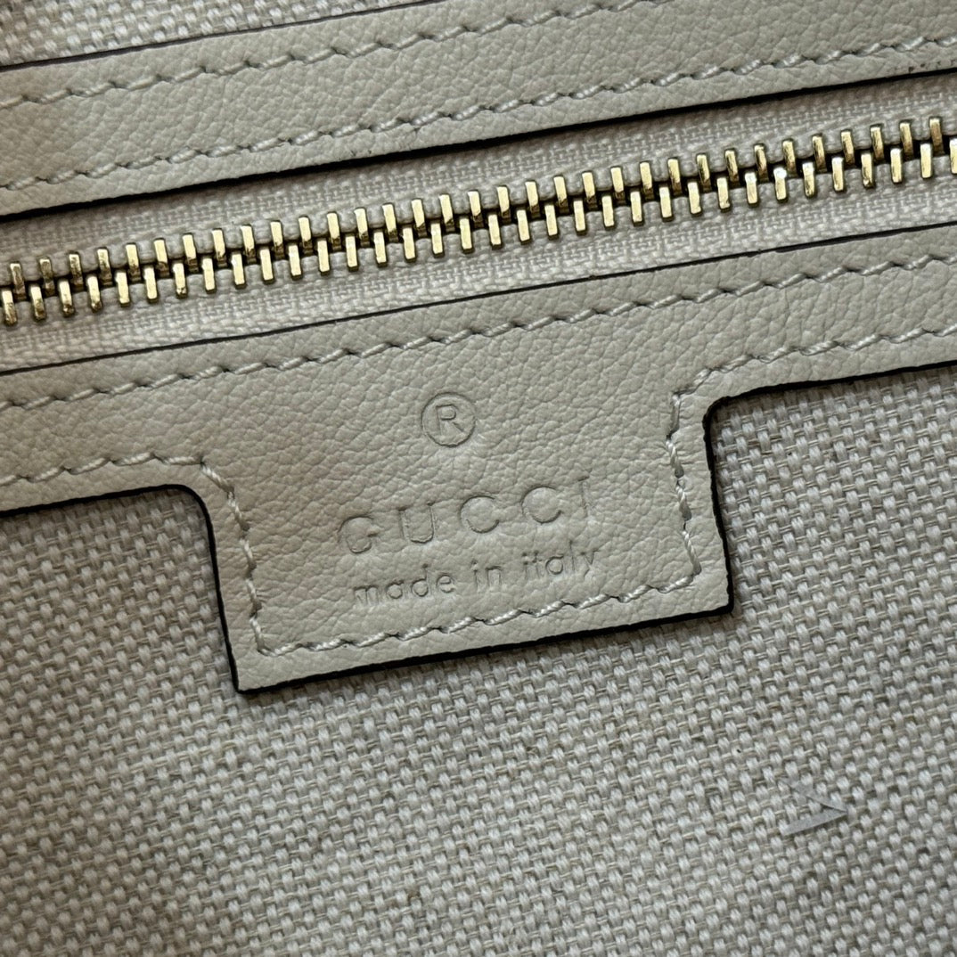 GUCCI 25S ATTACHE SHOULDER BAG 35 CM IN CREAM WHITE CALFSKIN