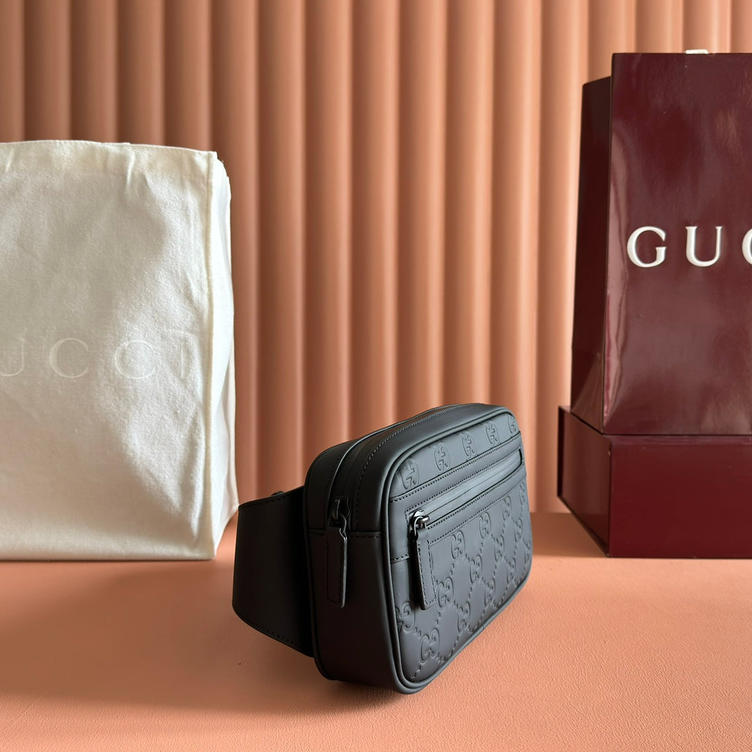 GUCCI 25S MARMONT MATELASSÉ WAIST BAG 24 CM IN BLACK CALFSKIN