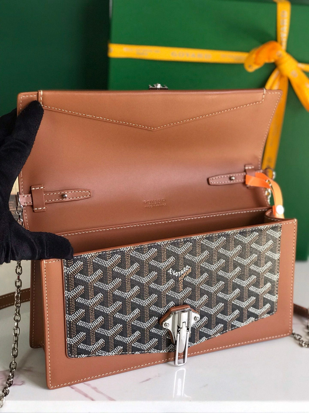 DUCHESSE MARIE-CAROLINE BAG 25 IN BLACK GOYARDINE CANVAS AND TAN SMOOTH CALFSKIN