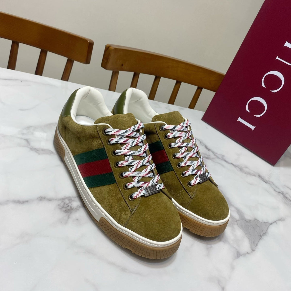 GUCCI 26S SNEAKER IN OLIVE BROWN SUEDE